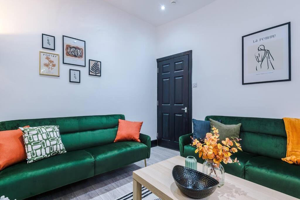 Apartment Mansa Musa House - 5 Bed 5 En Bathrooms, Newly Refurbished House With Free Parking Outside