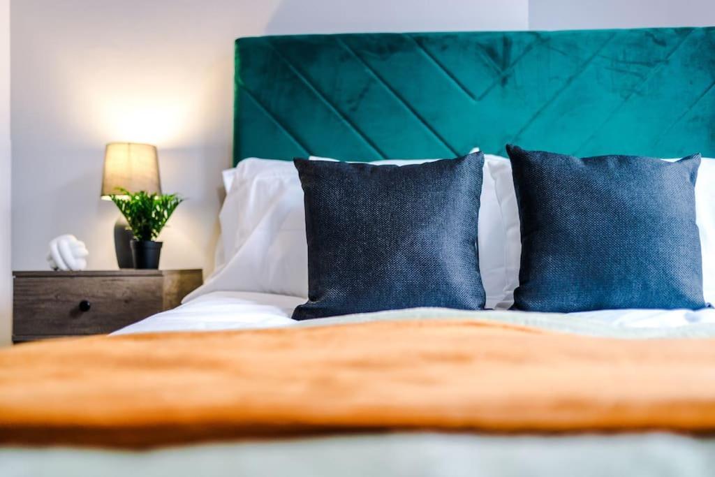 Mansa Musa House - 5 Bed 5 En Bathrooms, Newly Refurbished House With Free Parking Outside