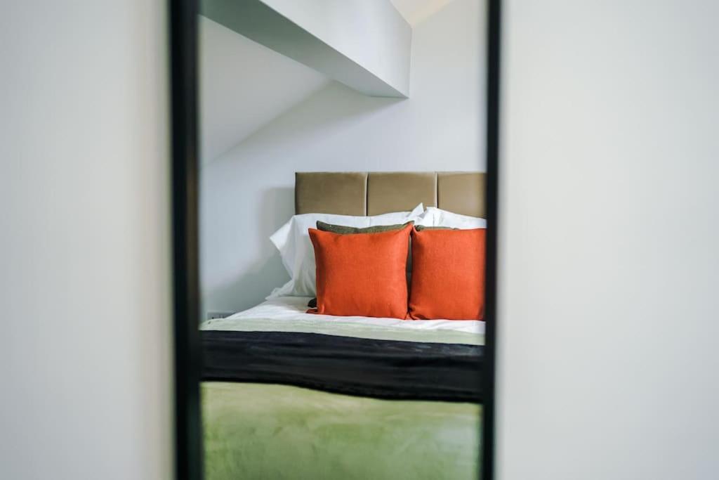 Apartment Mansa Musa House - 5 Bed 5 En Bathrooms, Newly Refurbished House With Free Parking Outside *