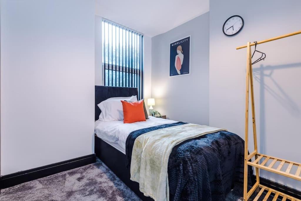 Mansa Musa House - 5 Bed 5 En Bathrooms, Newly Refurbished House With Free Parking Outside