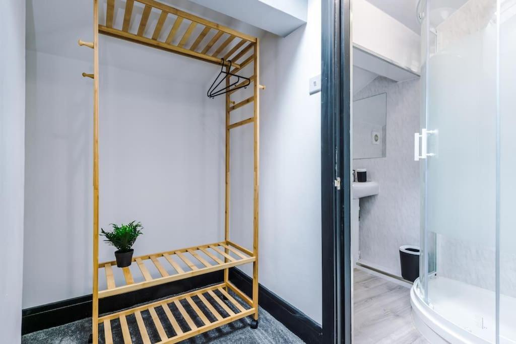 Mansa Musa House - 5 Bed 5 En Bathrooms, Newly Refurbished House With Free Parking Outside Liverpool