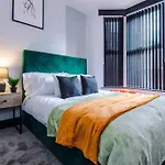 Mansa Musa House - 5 Bed 5 En Suite Bathrooms, Newly Refurbished House With Free Parking Outside