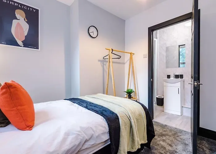 Mansa Musa House - 5 Bed 5 En Suite Bathrooms, Newly Refurbished House With Free Parking Outside